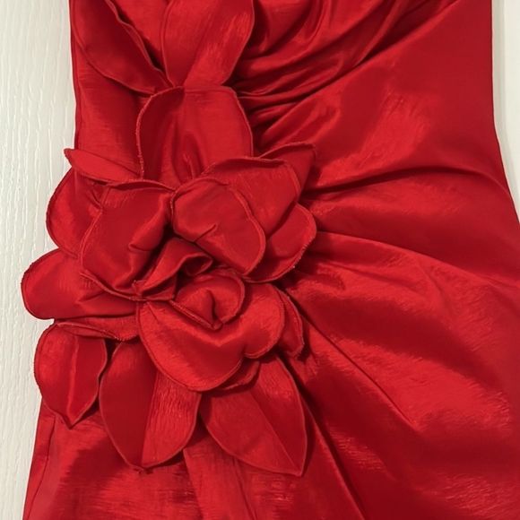 CACHE Red Strapless Ruched Pleated Flower Appliqué Detail Cocktail Mini Dress - Picture 7 of 12